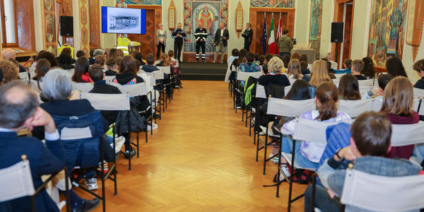 Immagine decorativa per il contenuto Alluvioni, le premiazioni del concorso scolastico sull'importanza di prevenzione e comunicazione