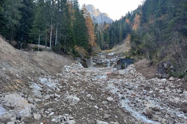 Vista da valle del tratto del rio Val della Vecchia oggetto degli interventi