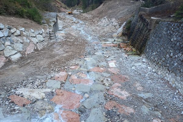 Vista fase conclusiva dei lavori dal guado della strada forestale