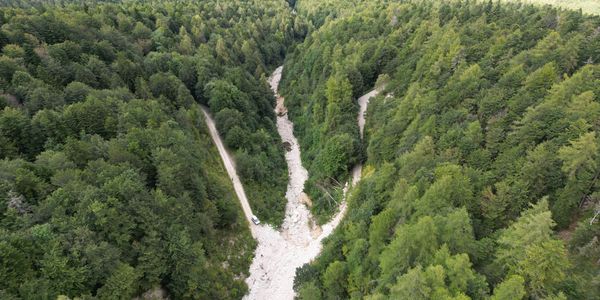 Immagine decorativa per il contenuto Iniziati i lavori di mitigazione del rischio alluvionale sul rio Lavina Grande (Altopiano della Vigolana)
